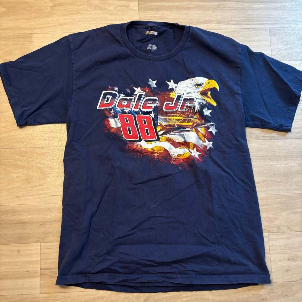 Men’s large Nascar Dale Earnhardt Jr. #88 Patriotic Eagle Graphic T-Shirt